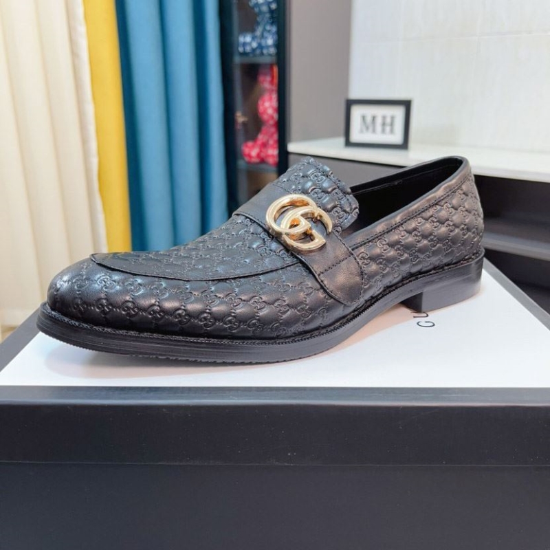 G*u*i leather shoes